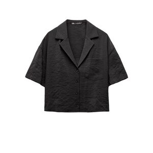 Zara Relaxed Crop Fit Black Short Sleeve Button-Up Shirt